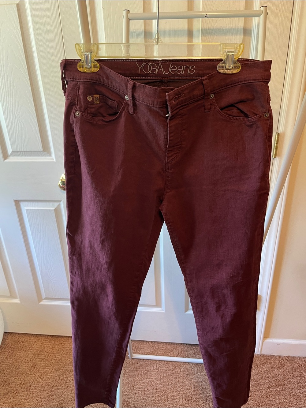 YOGA Jeans Women's Burgundy Stretch Slim Jeans W/17” L 40” Inseam 30”